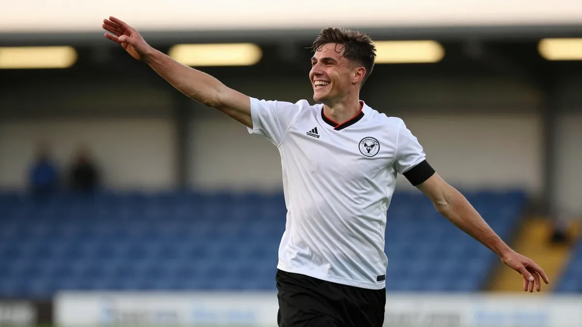 Stenhousemuir beat Queen's Park 2-0 at Lesser Hampden to go top of the Scottish Championship and set a new club record...